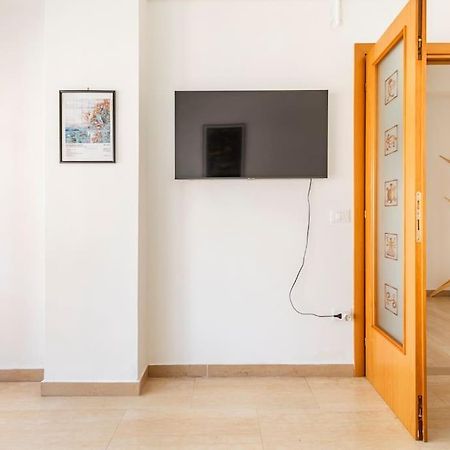 Casa Etruschi - Appartamento Con Posto Auto Livorno Eksteriør billede