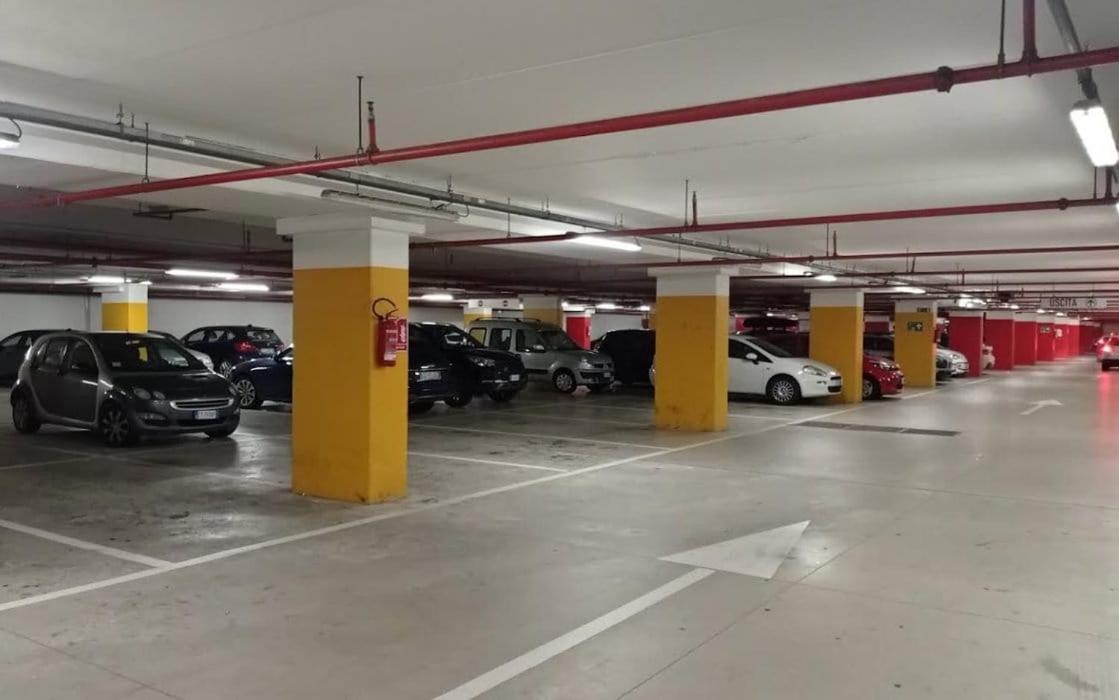 Casa Etruschi - Appartamento Con Posto Auto Livorno Eksteriør billede