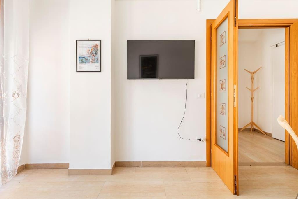 Casa Etruschi - Appartamento Con Posto Auto Livorno Eksteriør billede