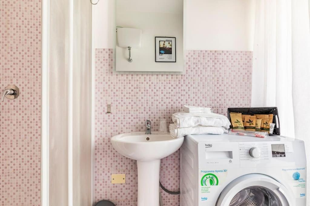 Casa Etruschi - Appartamento Con Posto Auto Livorno Eksteriør billede