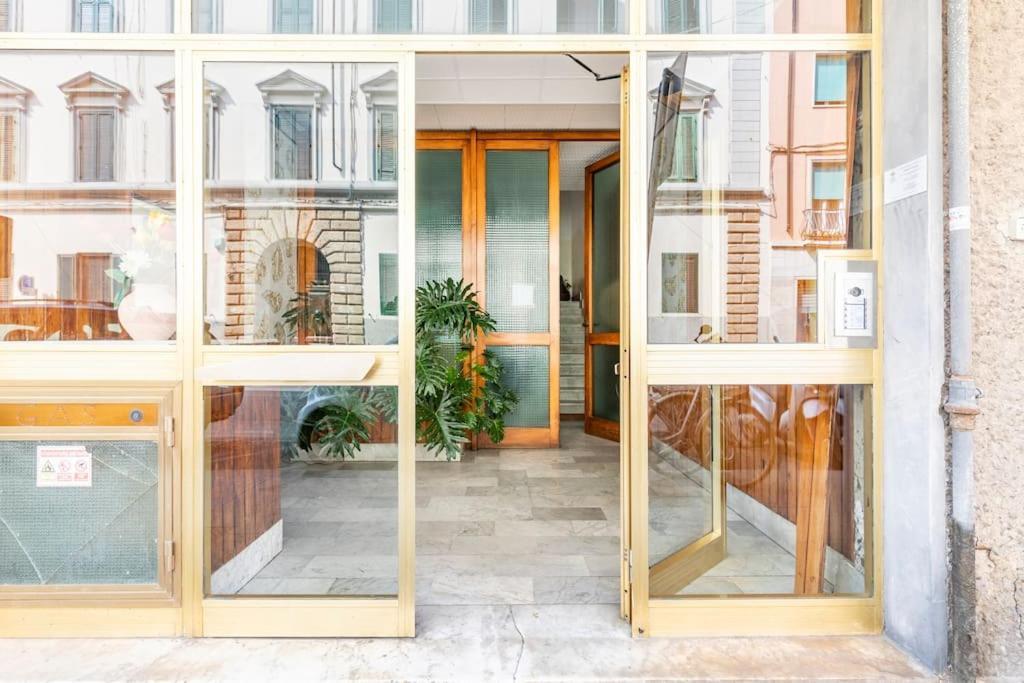Casa Etruschi - Appartamento Con Posto Auto Livorno Eksteriør billede