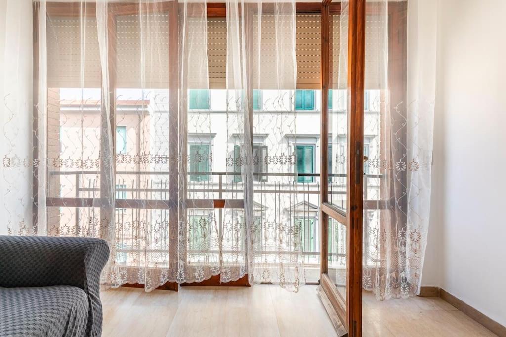 Casa Etruschi - Appartamento Con Posto Auto Livorno Eksteriør billede